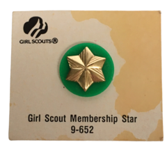 Girls Scouts Girl Scout Membership Star 9-652 Gold Tone Star Original Issue Card - £3.13 GBP