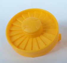 80s Vintage Hasbro Inhumanoids Trappeur Part - Yellow Large Wheel Cover - £10.74 GBP