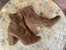 Mia Booties Size 8.5 Vickie Casual Side Zip Ankle Boots Brown Suede Fabric Heels - £18.01 GBP