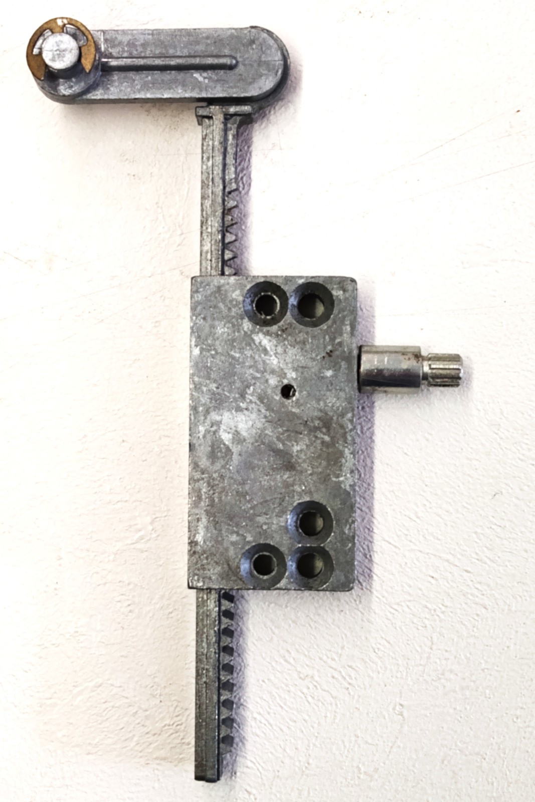 800 Window Components Rack Operator w/ Link - $19.99