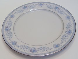 Noritake Dinner Plate 10-1/2&quot; Blue Hill 2482 - $34.65
