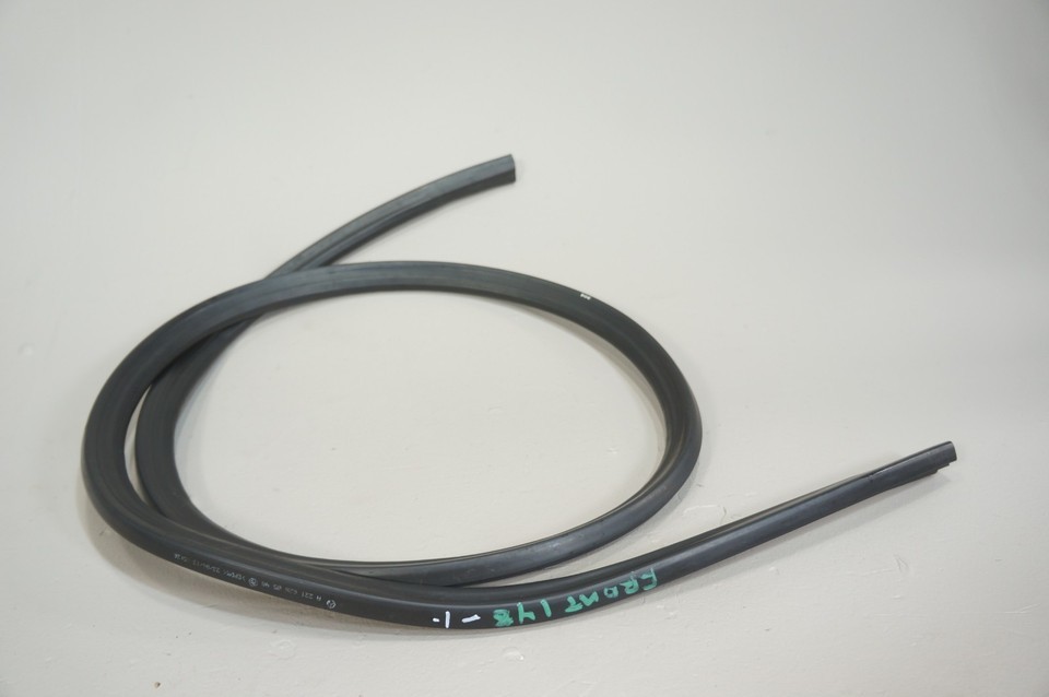 07-2013 mercedes w221 s600 s550 front under hood support weath seal A2216280598 Item image 5