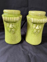 Antique 18th Centime Lot De 2 Français Vert Glaze Grès Vase Avec Visages - £113.86 GBP