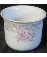 Wonderful Gently Used Porcelain Cache Pot, BEAUTIFUL PINK ROSE PATTERN VGC - $22.90 CAD