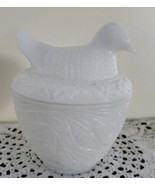 Avon Brand ~ White Milk Glass ~ Hen Figure ~ Covered Bowl/Dish - $426.51 MXN
