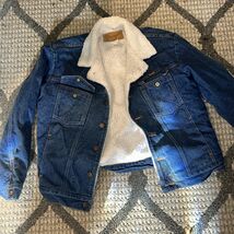 VTG Wrangler Men's Blue Denim Trucker Jacket Sherpa Lined Men's Size M - $73.46