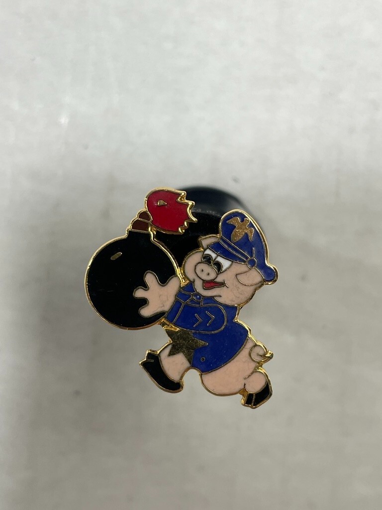 LAPD Olympic Summer Games Souvenir Lapel Pin Los Angeles 1984 Bomb Squad - $17.82