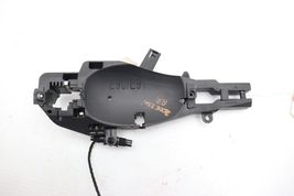 06-11 BMW E90 E91 328I REAR RIGHT PASSENGER EXTERIOR DOOR HANDLE BRACKET E3357 image 9
