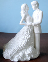 Monique Lhuillier Modern Love Cake Topper Wedding Bride &amp; Groom Figurine New - £185.99 GBP