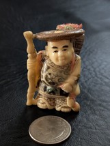 Debout Homme Canne Panier Casa Chapeau Netsuke Japonais Peint Sculpté Ré... - $116.77 CAD