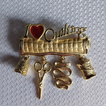 Vintage AJC I Love Quilting Dangle Brooch Pin - Thimble, scissors, threa... - $141.46 MXN
