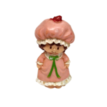 Vintage Strawberry Shortcake In Her Nightgown 33 Strawberryland Miniatures Pvc - £18.61 GBP