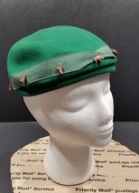 Vintage Green Beret Girl Scout? with Charms attached – 94% wool Merrimack - £31.78 GBP
