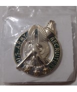 US Army Recruiter Badge Pin Eagle Torch Gold Finish NIP Dated 1998 :KY25-20 - €15,40 EUR
