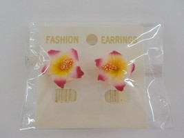 Sm Hibiscus Flower Post Earring Hawaiian Flower Beach Tweens Fashion Jewelry Nip - £3.98 GBP