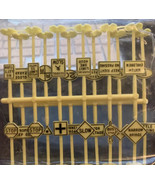 HO railroad signs Bachmann HO traffic rr control signs - $129.43 MXN