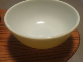 Vintage Large Light  Yellow Pyrex 404 B-11 Mixing Bowl 10.5 Inch USA Made - £21.96 GBP