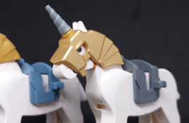 Lego Kingdom Lions Horse Barding, Gold Armors Horses Lot 2 Figures - £17.47 GBP