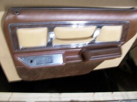 1976 MARQUIS 4 DOOR RIGHT REAR DOOR PANEL ARMREST OEM USED 4 DOOR ORIG M... - $3,933.09 MXN