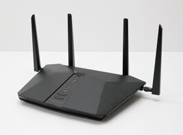 NETGEAR AX5200 RAX48 Nighthawk 6-Stream Dual-Band Wi-Fi Router - Black image 2