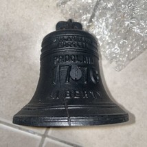  1976 Commemorative Bicentennial Liberty Bell Cast Iron 4&quot; Bank - $261.14 MXN