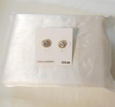 Department Store Gold Tone Pave Crystal Stone Stud Earrings C801 - £6.00 GBP