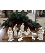 VTG 12 Pc Gold &amp; White Porcelain Nativity Set Christmas Holiday Décor &amp; ... - $110.68 CAD
