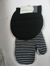 Real Living Over Sized Oven Mitt &amp; Pot Holder Blac White Silicone Stripe Set NWT - £9.08 GBP