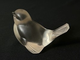 Fenton Frosted Clear Art Glass Sparrow Song Bird Figurine Paperweight - £15.73 GBP