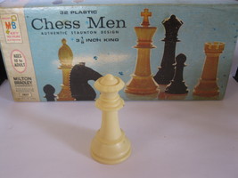 1969 Chess Men Board Game Piece: Authentic Stauton Design - White Queen - £0.79 GBP
