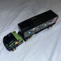 2004 Hot Wheels Alien Artifact Recon Unit sleeper tractor w trailer A2 - $7.19