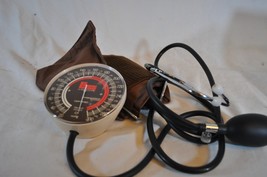 VTG Blood Pressure Cuff with Integrated Stethoscope Model 100-023 - £58.38 GBP