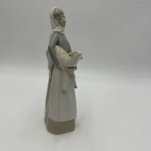 Lladro Spain Girl Standing with Lamb #4584 Large Porcelain Figurine 11&quot; - £69.99 GBP