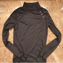 Charcoal grey long sleeve top small - $6.92