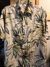 Caribbean VTG Men’s M Floral Short Sleeve Button Down Silk Blend Hawaiian Shirt - £19.10 GBP
