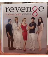 REVENGE TV SERIES SEASON 1 TRADING CARDS SET WITH BINDER & REVENGE GRAPH... - $3,586.55 MXN REVENGE TV SERIES SEASON 1 TRADING CARDS SET WITH BINDER & REVENGE GRAPH... - $3,586.55 MXN