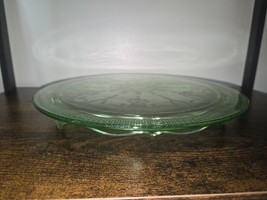 Anchor Hocking Green Uranium Depression Glass Cameo Ballerina Cake Plate - £26.28 GBP