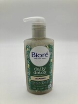 Biore Free Your Pores Daily Detox Green Tea Cleanser 5oz New - $6.43