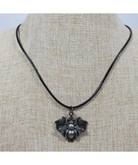Vintage BOHO Queen Bee Pendant (1.25&quot;) Necklace on 20 Inch Black Rope - €12,41 EUR