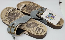 Muk Luks Women&#39;s Daisy US 11 Toe Loop Terra Turf Slide Sandal Gray Floral W/Tags - £23.58 GBP