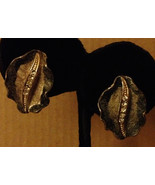 Vintage 1940s Gold Swirled Curled Leaf With Diamond Dust Dusted Enamel C... - $717.99 MXN
