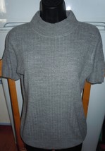 Croft &amp; Barrow Gray Short Sleeve Cable Knit Top Size Small - $94.99 MXN