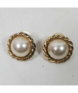 Vintage Stud Earrings White w/ Gold Tone 1 Inch Round - $20.77 CAD