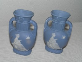Estate Lot of 2 Small Made in Japan Blue &amp; White Double Handled Porcelain Vase  - £10.95 GBP
