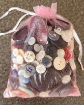 1.2# Bag of Buttons ~ Multicolor ~ Various Sizes ~ Vintage &amp; Modern Butt... - $550.32 MXN
