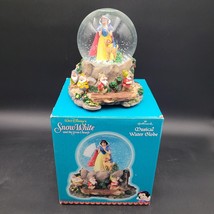 Vintage Disney Hallmark Snow White and the Seven Dwarfs Musical Water Globe - $22.27
