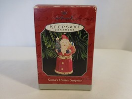 Hallmark Keepsake Ornament - Santa&#39;s Hidden Surprise  1998 QX6913 - £5.56 GBP
