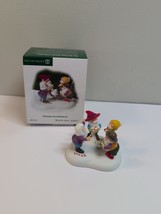 DEPT 56 CHRISTMAS CAROL REHEARSAL 57222 NORTH POLE SNOW VILLAGE - $658.58 MXN