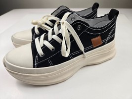black canvas womens shoes, size 7 - $463.35 MXN