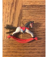 Christmas Horse Pin - $470.81 MXN
